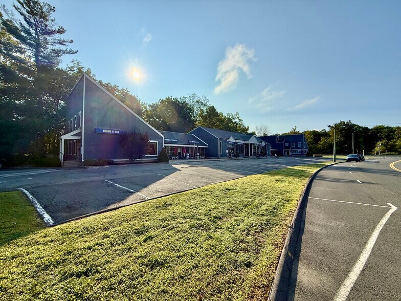 2 Willowbrook Rd, Cromwell, CT à louer - Photo de l’immeuble – Image 3 sur 5