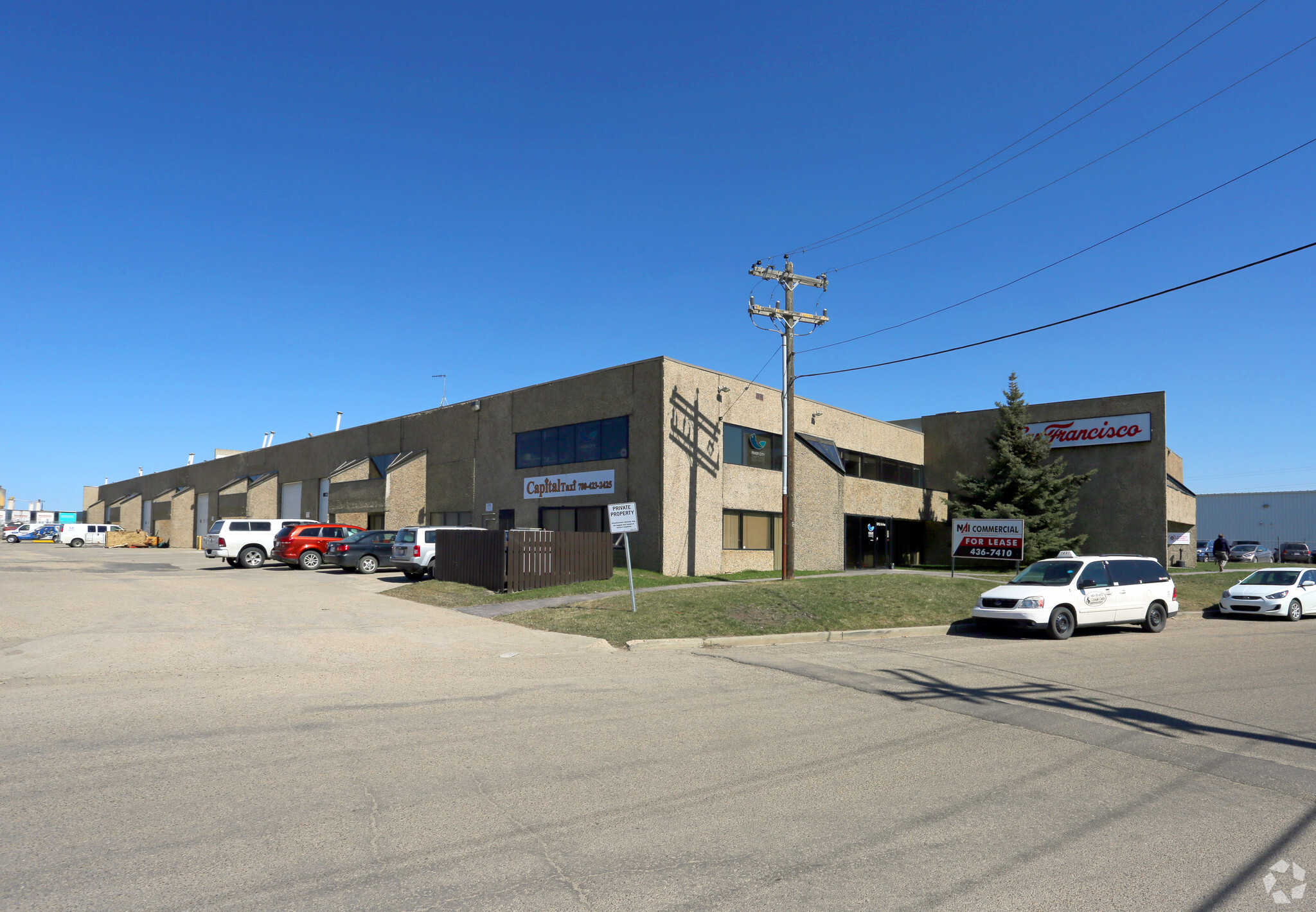 9742-9774 54 Ave NW, Edmonton, AB à vendre Photo principale– Image 1 sur 24