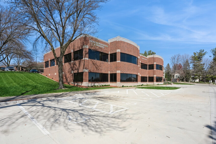 1250 NW 142nd St, Clive, IA à louer - Photo principale – Image 1 sur 11