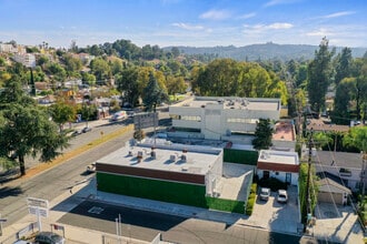 5325 Topanga Canyon Blvd, Woodland Hills, CA à louer Photo de l’immeuble– Image 1 sur 14