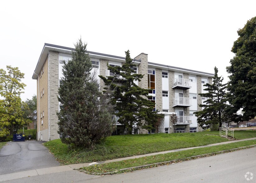 10 Austin Dr, Waterloo, ON à vendre - Photo de l’immeuble – Image 2 sur 2