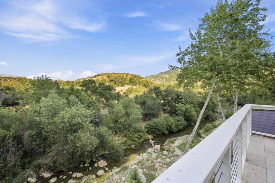 11358 Creek Rd, Ojai, CA à vendre - Photo de l’immeuble – Image 2 sur 17