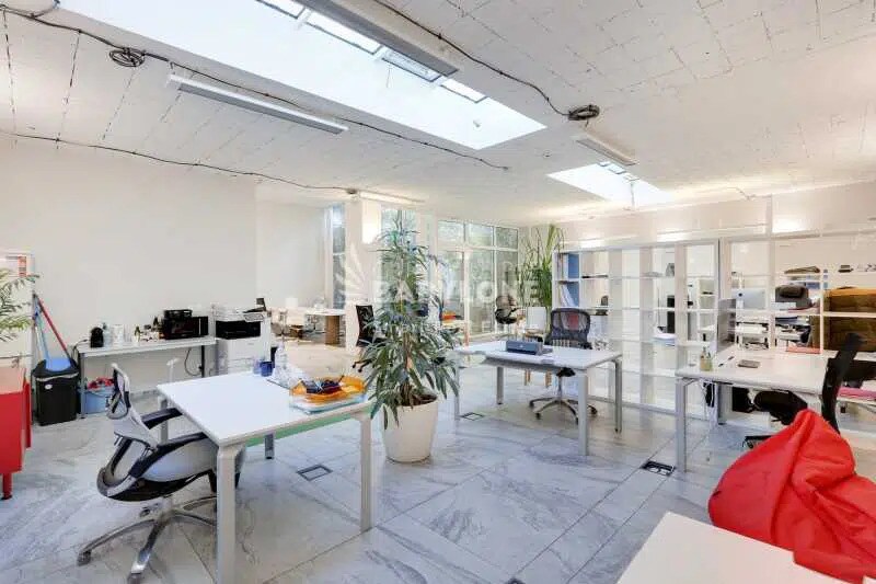 Bureau dans Levallois-Perret à louer - Photo de l’immeuble – Image 3 sur 11