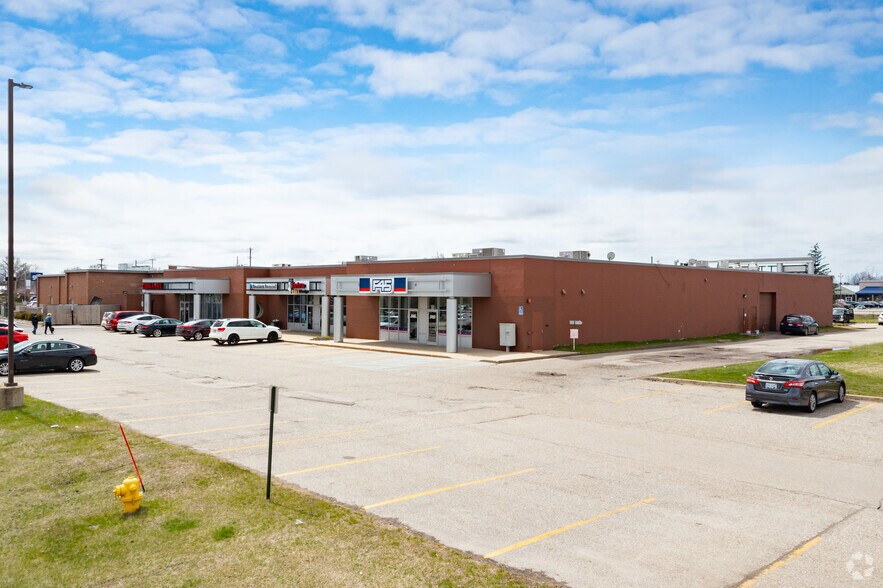 2863 W Shore Dr, Holland, MI à louer - Photo de l’immeuble – Image 3 sur 3