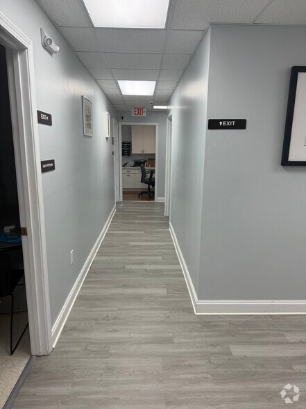 925 Sanders Rd, Cumming, GA à louer - Photo intérieure – Image 2 sur 22