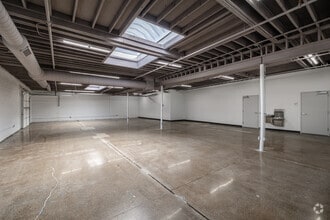 4256 W Diversey Ave, Chicago, IL à louer Photo intérieure– Image 1 sur 4