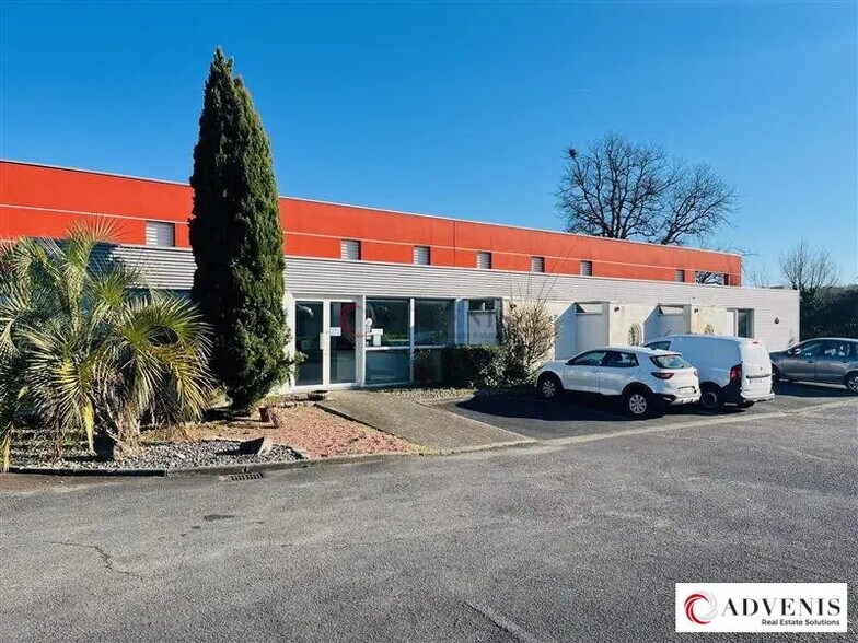 Bureau dans Lormont à louer - Photo de l’immeuble – Image 1 sur 12