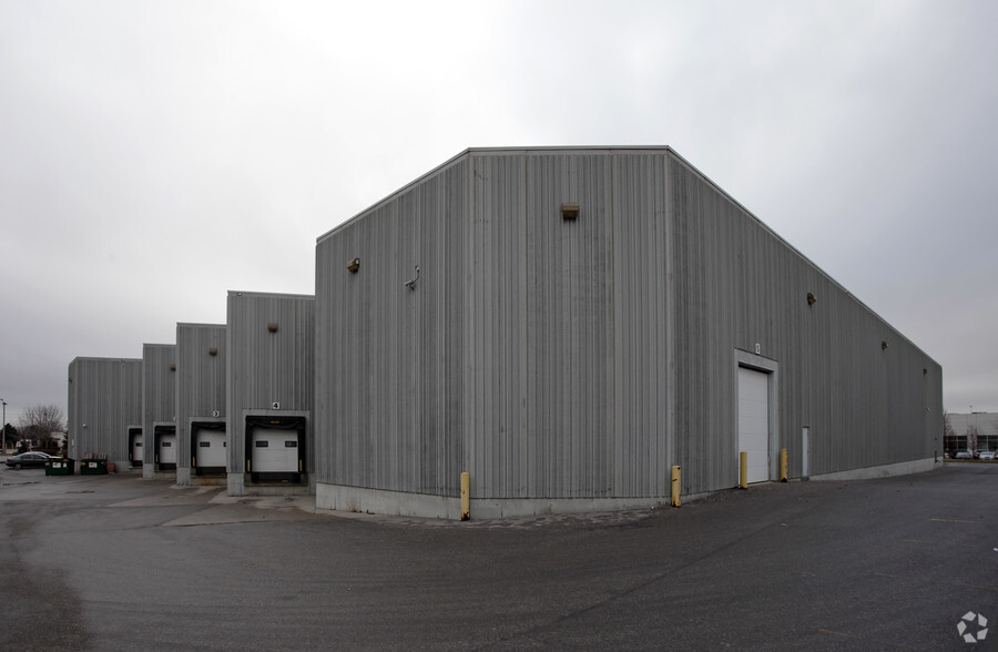 200 Romina Dr, Vaughan, ON à louer - Photo de l’immeuble – Image 2 sur 2