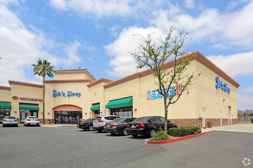 1409-1411 Hamner Ave, Norco, CA à louer - Photo de l’immeuble – Image 3 sur 5