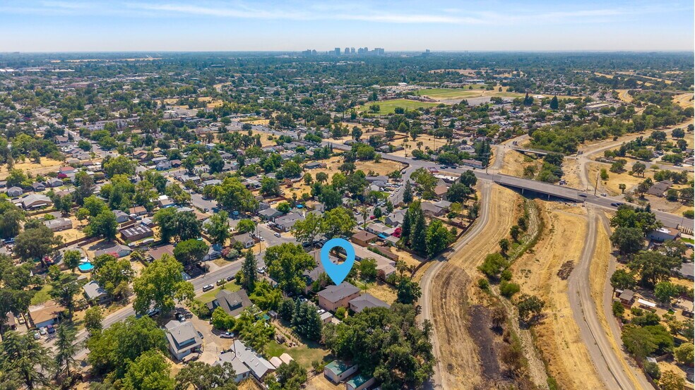 1015 Arcade Blvd, Sacramento, CA à vendre - Photo de l’immeuble – Image 3 sur 33