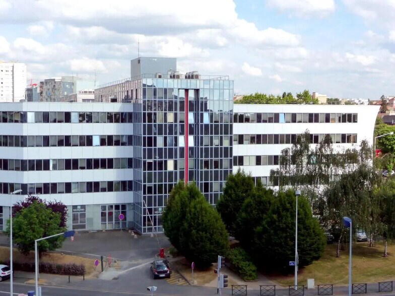 205 Avenue Georges Clemenceau, Nanterre à louer - Photo de l’immeuble – Image 2 sur 4