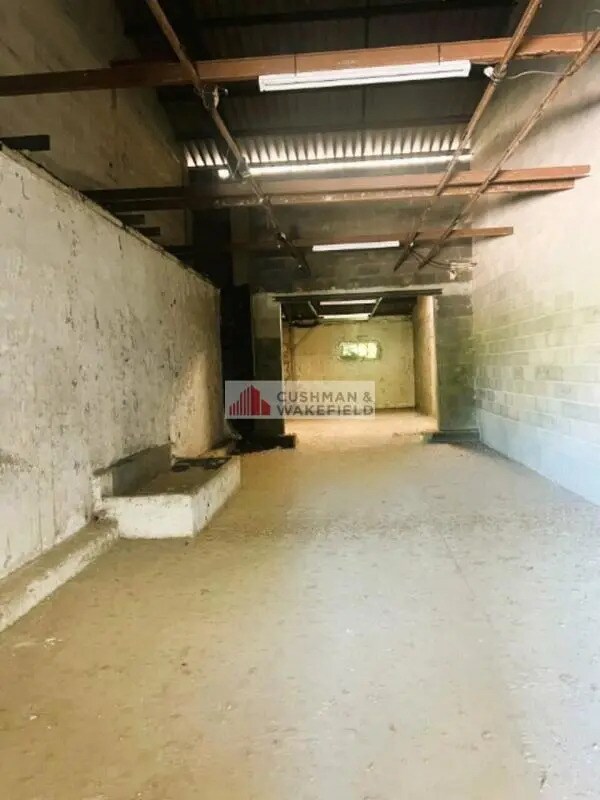 Plus de détails pour Local d'activités à louer