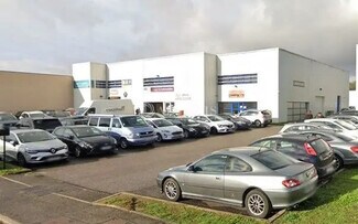 Plus de détails pour Local d'activités à louer