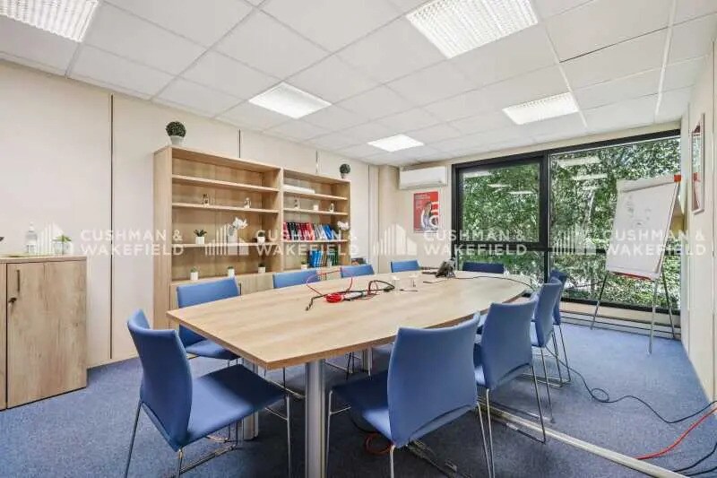 Bureau dans Lisses à louer - Photo de l’immeuble – Image 2 sur 14