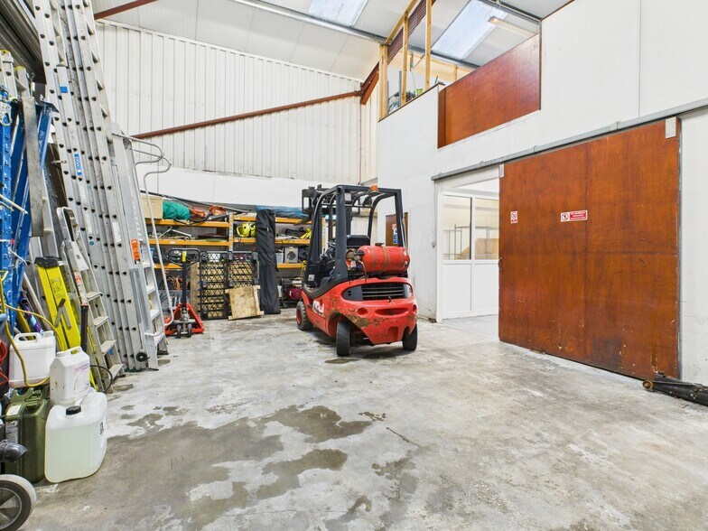 52B Menzies Rd, Aberdeen à vendre - Photo de l’immeuble – Image 3 sur 5