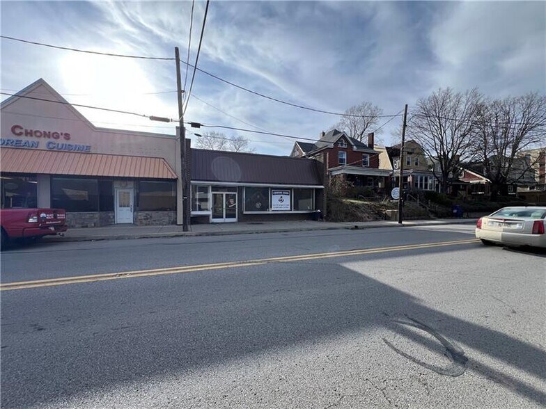 3211 4th Ave, Beaver Falls, PA à louer - Photo de l’immeuble – Image 2 sur 9