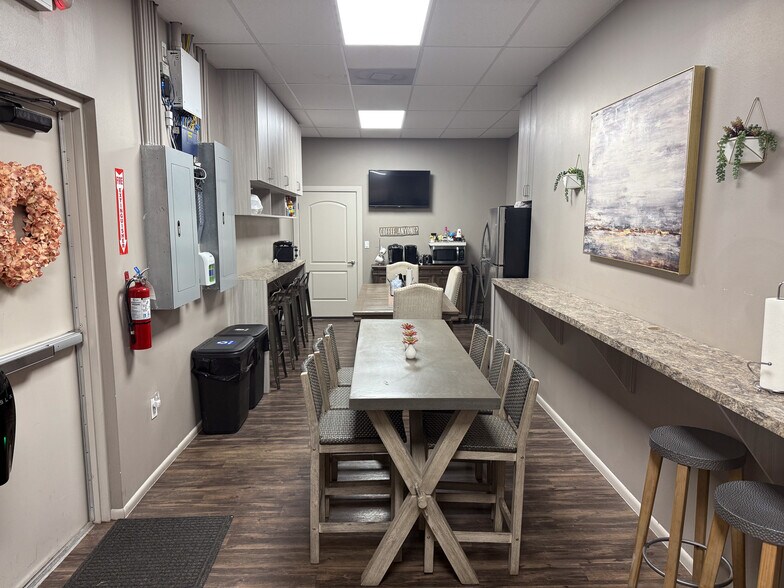 3220 Buddy Owens Ave, McAllen, TX à louer - Photo de l’immeuble – Image 3 sur 19
