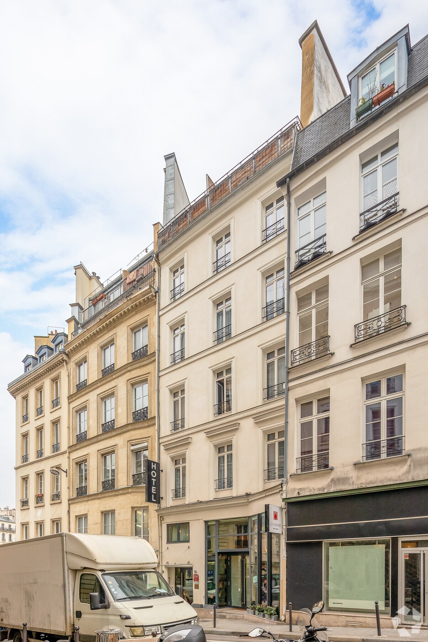 Local commercial dans Paris à louer Photo principale– Image 1 sur 3