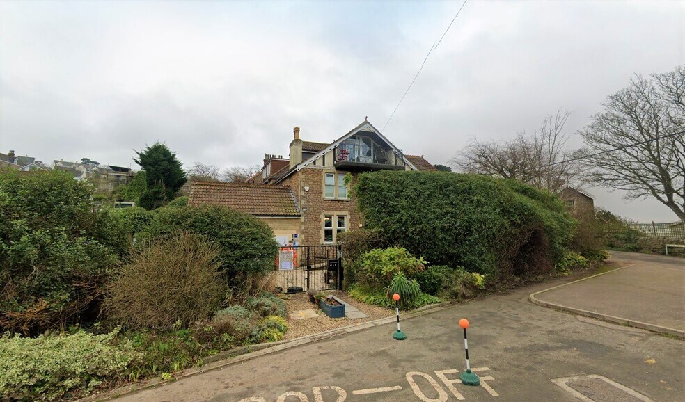 49 Beach Rd W, Portishead à vendre - Photo principale – Image 1 sur 10