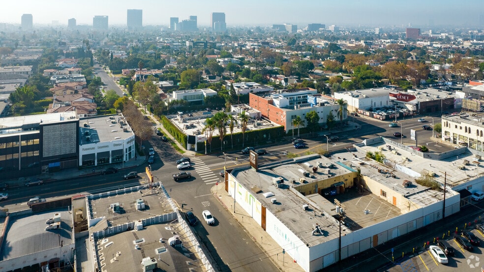 8001 Beverly Blvd, Los Angeles, CA à louer - Aérien – Image 3 sur 4