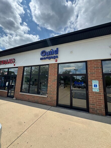 4579-4589 Route 71, Oswego, IL à louer - Photo de l’immeuble – Image 2 sur 18