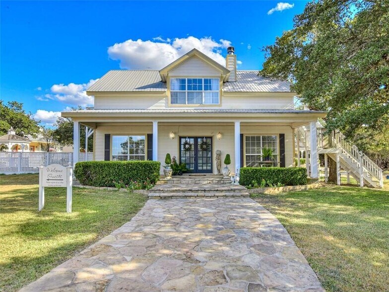 251 Circle Dr, Wimberley, TX à vendre - Photo principale – Image 2 sur 84