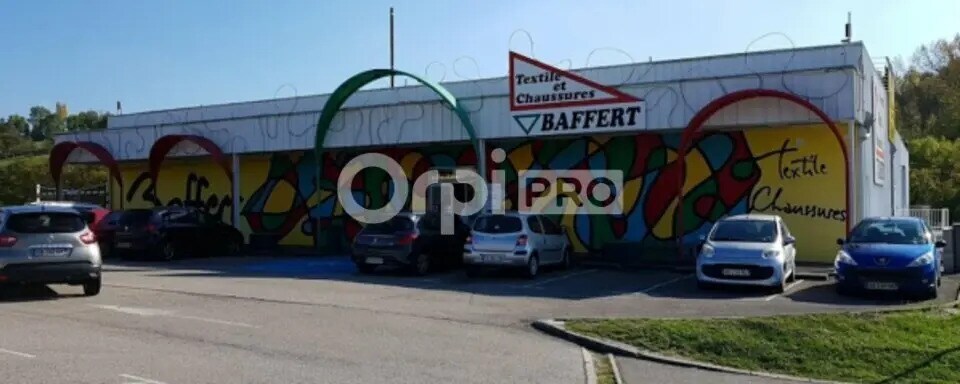 Local commercial dans Ruy-Montceau à vendre Photo principale– Image 1 sur 6