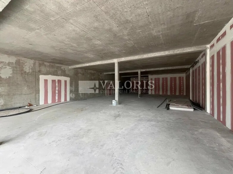 480 Route De Berre, Éguilles à louer - Photo de l’immeuble – Image 2 sur 13