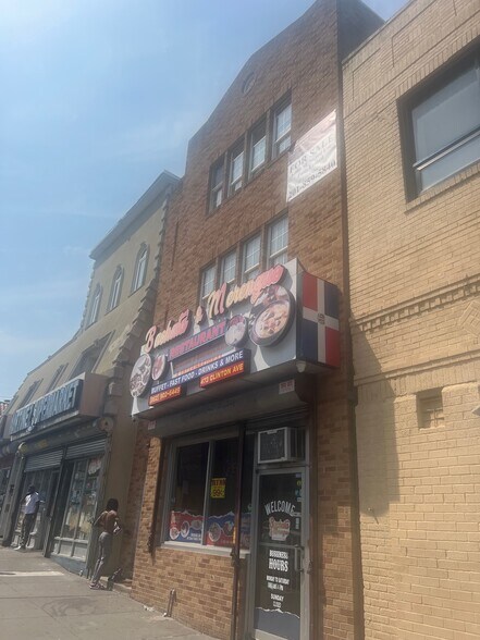 475-477 Clinton Ave, Newark, NJ à vendre - Photo de l’immeuble – Image 2 sur 6