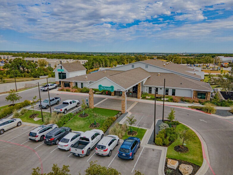 1204 Arrow Point Dr, Cedar Park, TX à vendre - Photo de l’immeuble – Image 3 sur 5