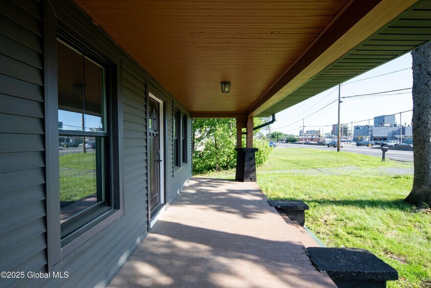 291 Hudson River Rd, Waterford, NY à vendre - Photo de l’immeuble – Image 3 sur 36