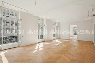 124 Rue Du Faubourg Saint-Honoré, Paris à louer Photo de l’immeuble– Image 2 sur 10