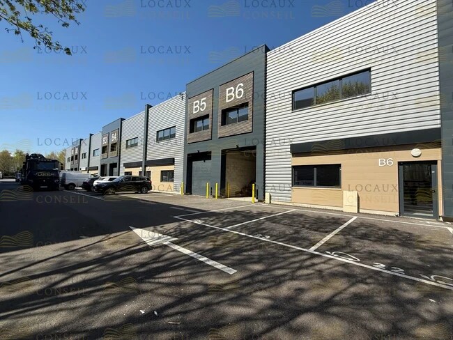 Plus de détails pour Local d'activités à louer