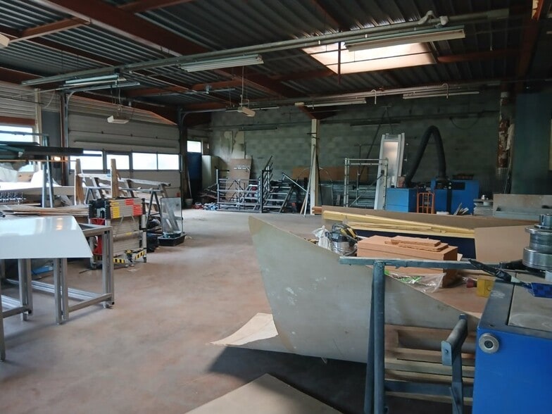 Bureau dans Chatillon Le Duc à louer - Photo intérieure – Image 3 sur 4