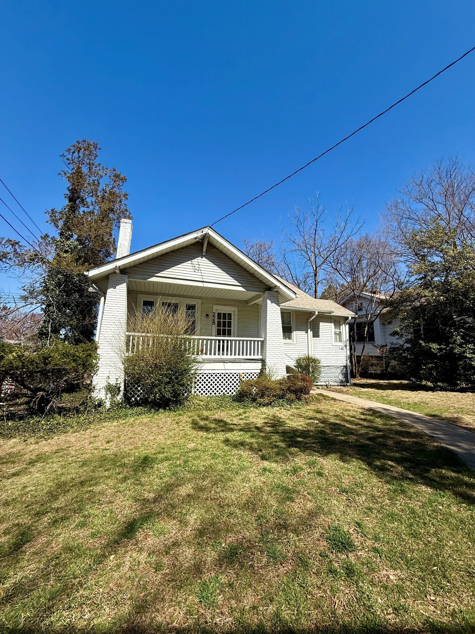 228 Manor Cir, Takoma Park, MD à vendre Photo principale– Image 1 sur 9