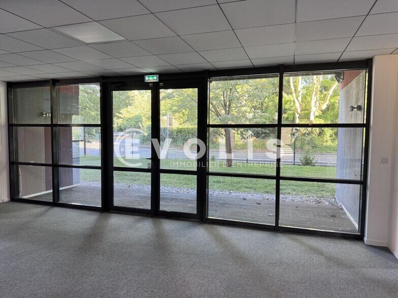 15-23 Avenue De Poumeyrol, Caluire-et-Cuire à louer - Photo de l’immeuble – Image 3 sur 11