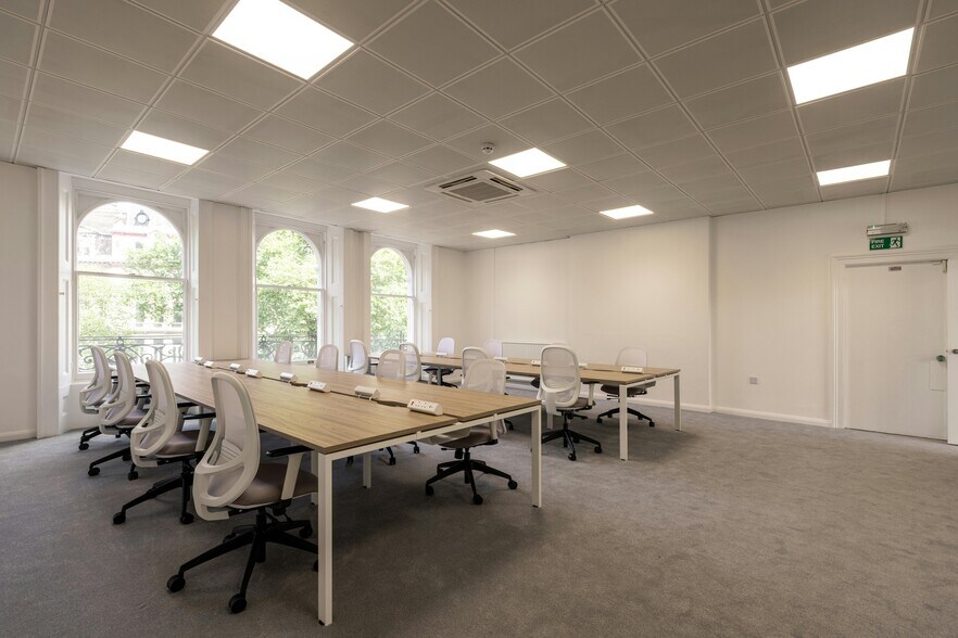 20 Grosvenor Gdns, Londres à louer - Photo de l’immeuble – Image 2 sur 4