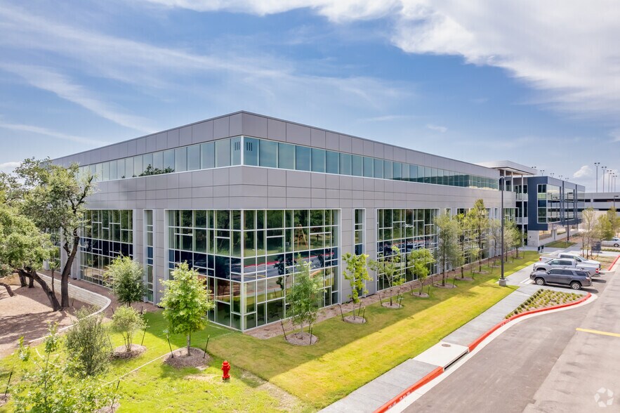 5301 Southwest Pky, Austin, TX à louer - Photo de l’immeuble – Image 2 sur 9