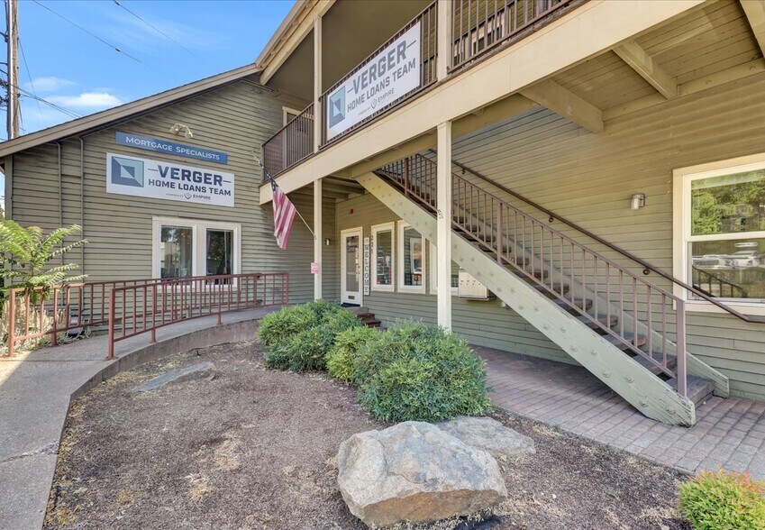 231 E Main St, Grass Valley, CA à vendre - Photo de l’immeuble – Image 2 sur 46