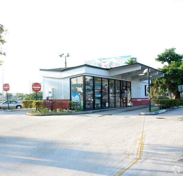 4050 SW 21st St, Fort Lauderdale, FL à vendre - Photo principale – Image 1 sur 2