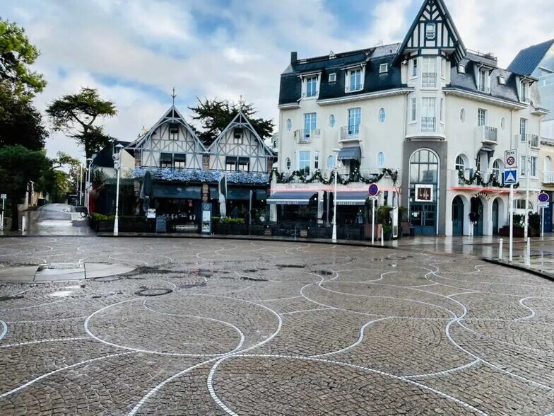 Local commercial dans La Baule-Escoublac à louer - Photo de l’immeuble – Image 1 sur 6