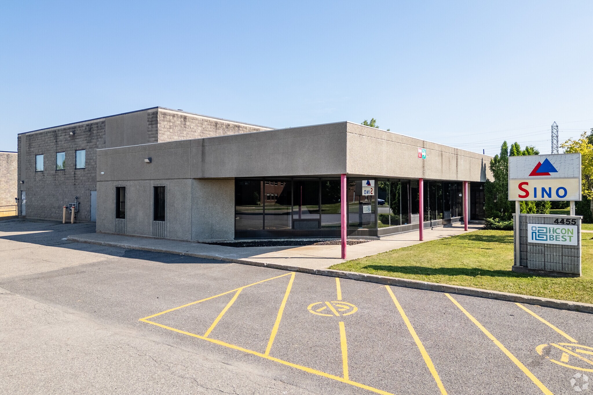 4455 Rue Cousens, Montréal, QC à louer Photo principale– Image 1 sur 7