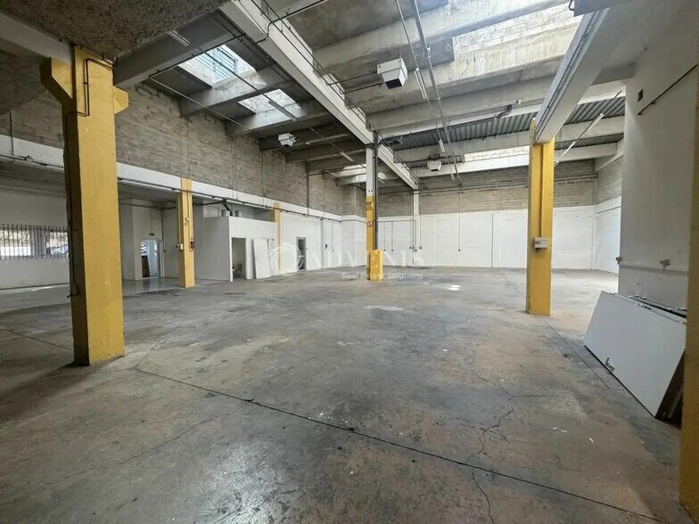 Local d’activités dans Aulnay-sous-Bois à louer - Photo de l’immeuble – Image 2 sur 9