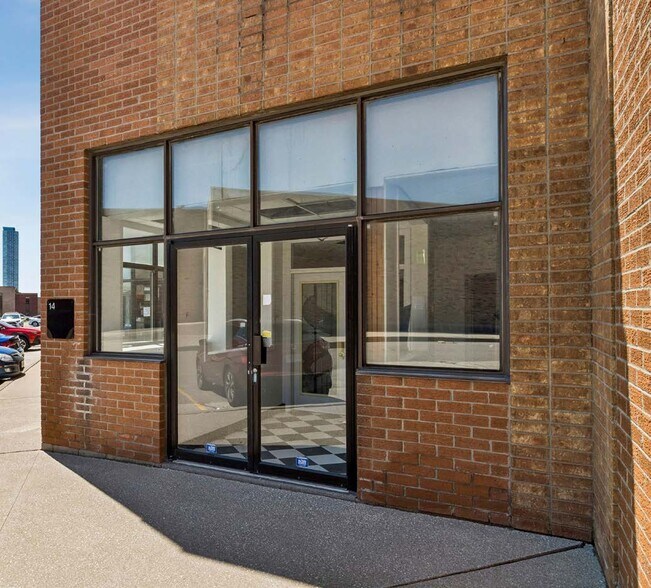 133 Applewood Cres, Vaughan, ON à vendre - Photo de l’immeuble – Image 2 sur 5