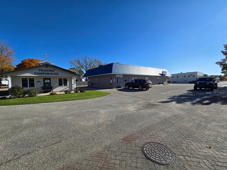 4534 Dowling St, Montague, MI à vendre - Photo de l’immeuble – Image 3 sur 17