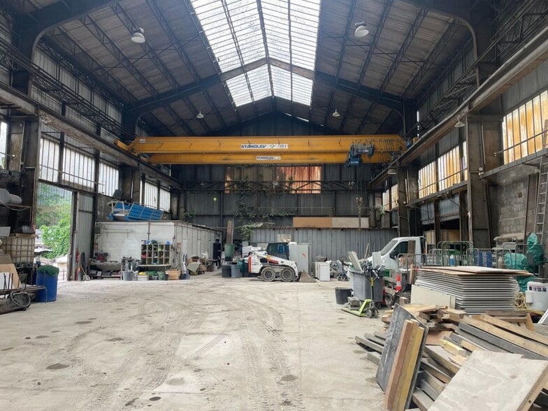 Industriel/Logistique dans Bondy à vendre - Photo de l’immeuble – Image 1 sur 11