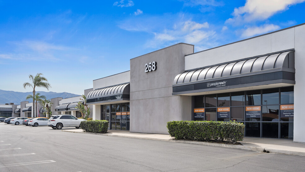 268 N Lincoln Ave, Corona, CA à louer - Photo de l’immeuble – Image 1 sur 7