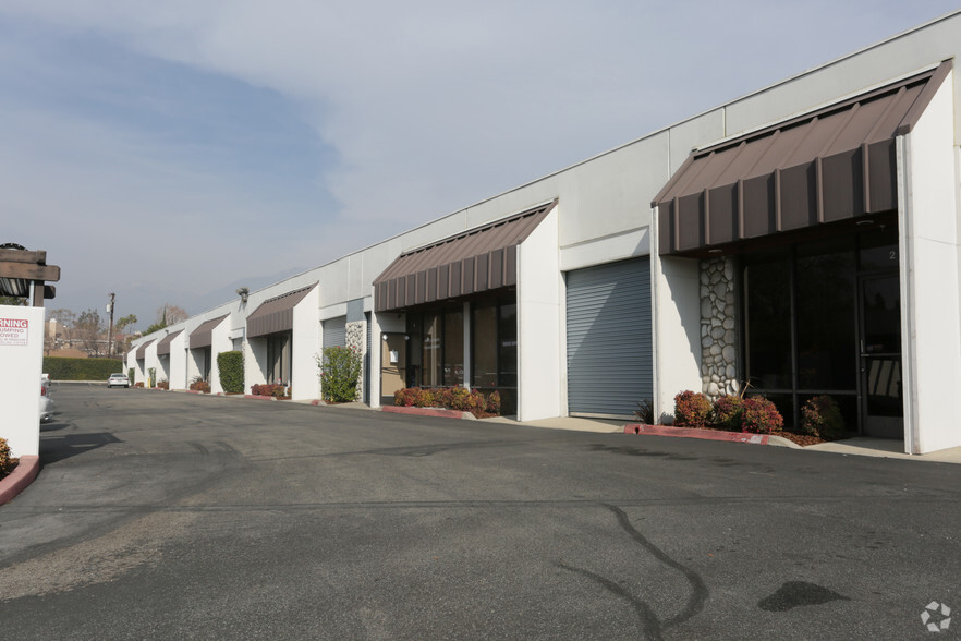280 N Benson Ave, Upland, CA à louer - Photo principale – Image 1 sur 3