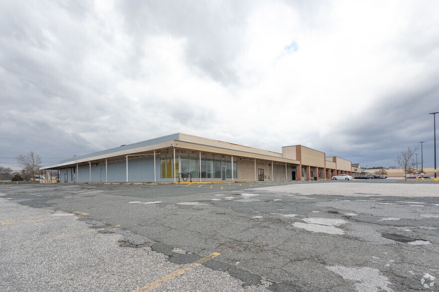 2201-2401 North Point Blvd, Baltimore, MD à louer - Photo de l’immeuble – Image 1 sur 19