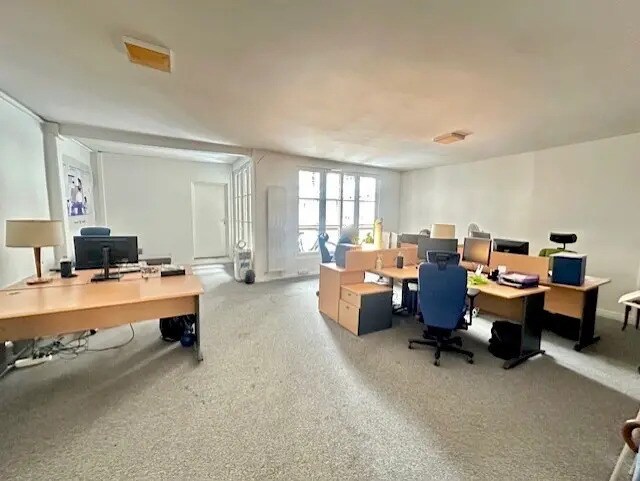 2 Rue De La Roquette, Paris à louer - Photo de l’immeuble – Image 3 sur 8